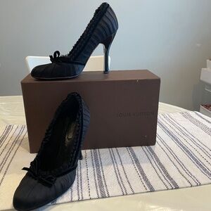 Louis Vuitton black Balmoral Pleat pump